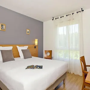 Aparthotel Sejours & Affaires Annecy Le Pont Neuf