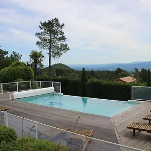  Hébergement de vacances Les Clèdes Du Mazel